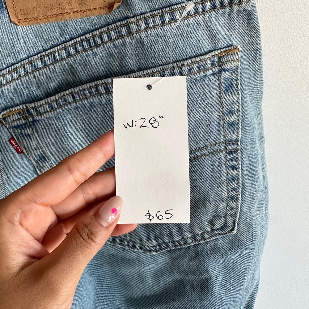 LEVIS SHORTS - Picture 3 of 3